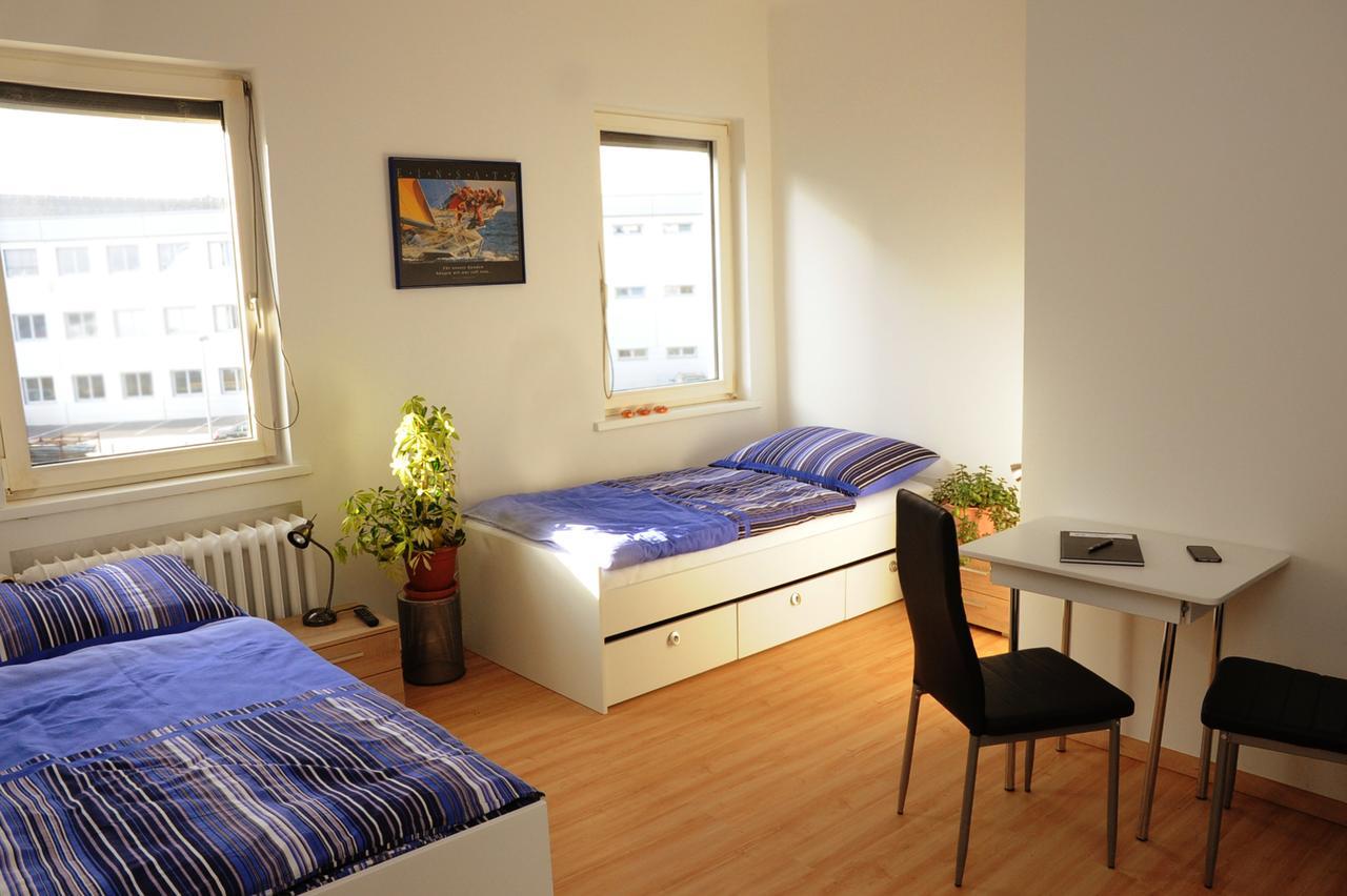 Montagehotel Bed & Steel Λιντς Εξωτερικό φωτογραφία